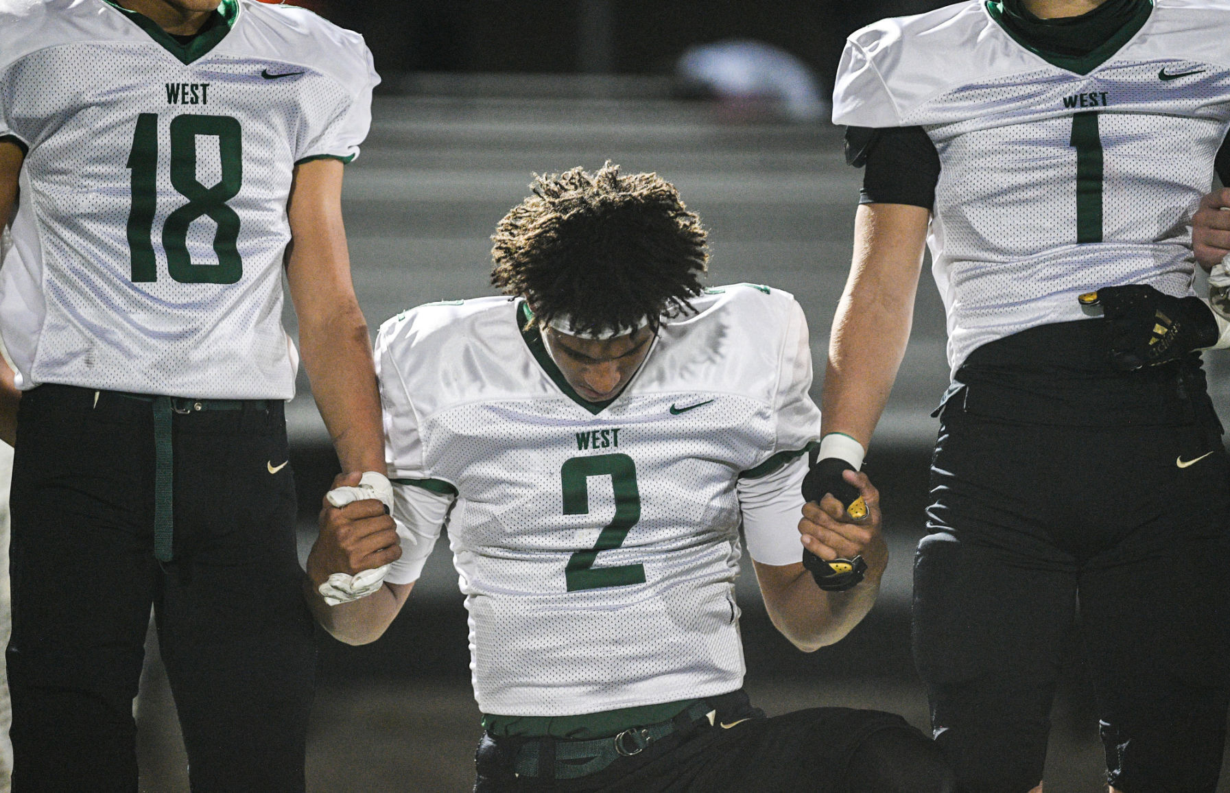 110620-qc-spt-icw-pv-football-011
